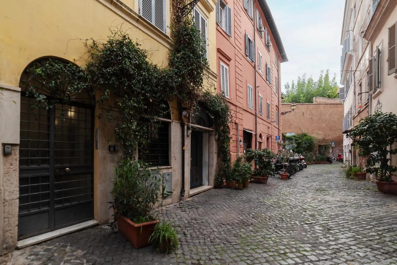 Trastevere Leopard'Oro Apartment Rome Italy